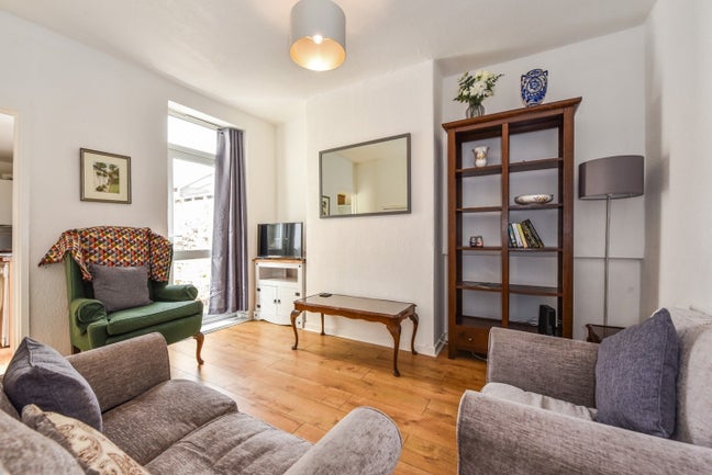 Room available - 3 bed house in Roath  Main Photo