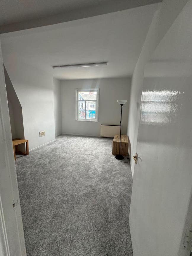  1-Bedroom Flat Available – Stockport (SK2 7NL) Main Photo