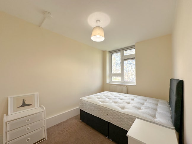 Gorgeous room Swiss Cottage - Private Balcony  Main Photo