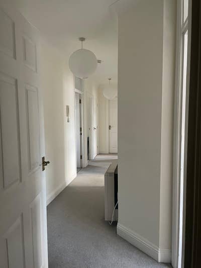 Double bedroom in a spacious flat with 1 housemate Main Photo