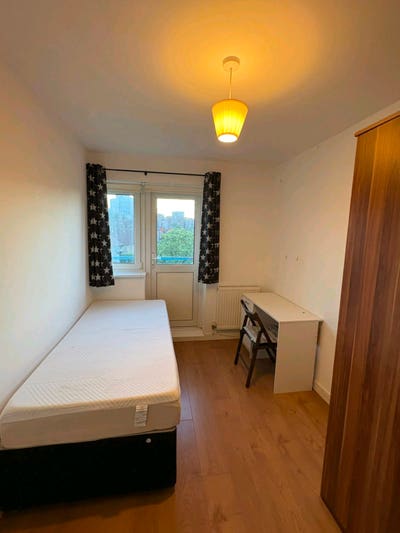 Cosy single  room in Canning Town E16 Main Photo