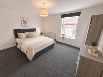 Peaceful house share in central location Main Photo