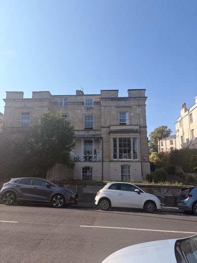 Looking for one more person for a 4 person flat! Main Photo