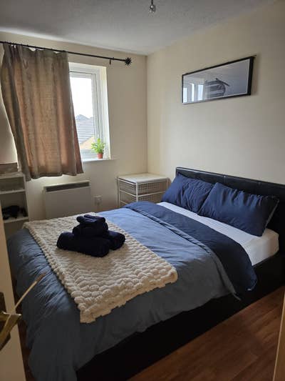 Stunning Riverside Room with Parking  Main Photo