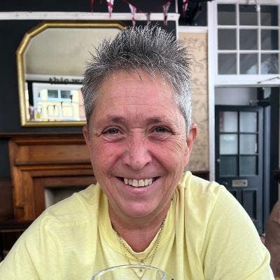 Name is Lesley, at also go by nickname Buzby Main Photo