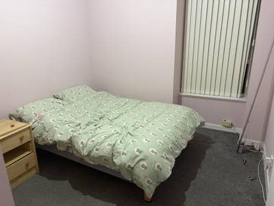 Two bedroom ground floor flat in the west end Main Photo