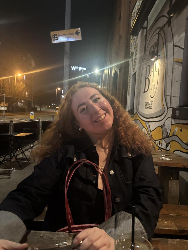 Looking for flatshare or buddy up in west end ! <3 Main Photo
