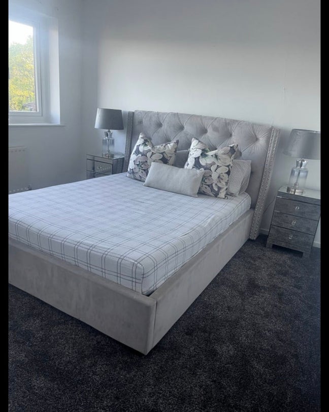 Spacious furnished double room in a quiet location Main Photo