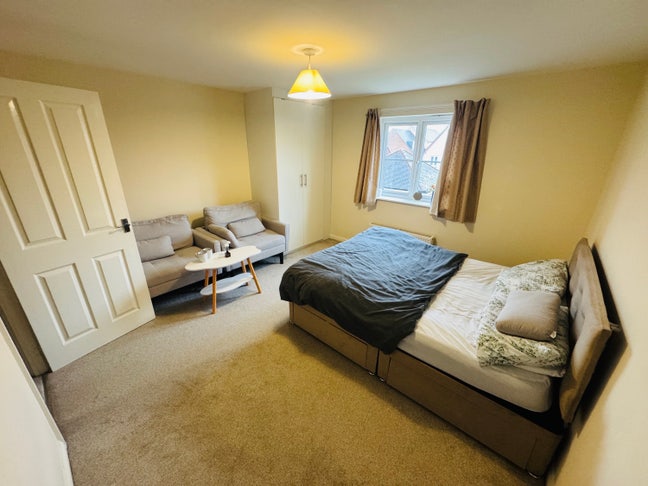 Big furnished Double Bedroom for rent  Main Photo