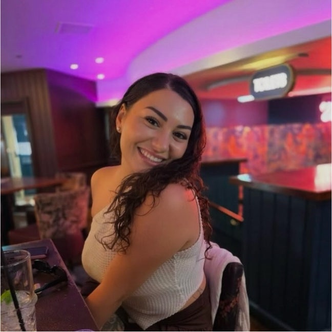 Hi! I’m Diana, 27, looking for a room in a ... Main Photo