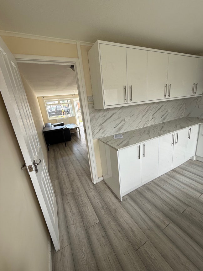 To Let – 2-Bedroom House at Baberton Mains Park Main Photo