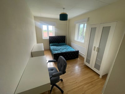 Super 4 bed flat - Denmark hill / East dulwich Main Photo