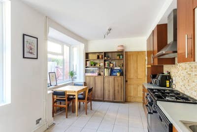 Lovley Friendly Household seeks female lodger  Main Photo