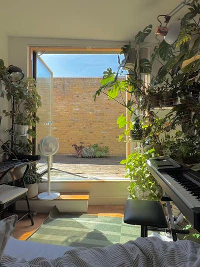 Ensuite Room + Huge Private Terrace N7 Main Photo