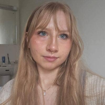 Looking for female flatshare :) Main Photo