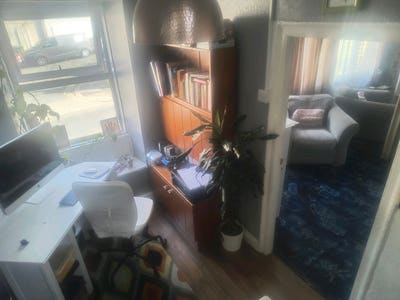 Bright room available in family home  Main Photo