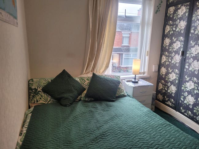 Double room all bills included for mature st Main Photo
