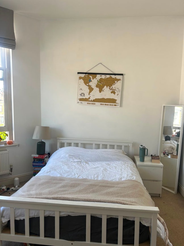 Room available in girly house 💗 Main Photo