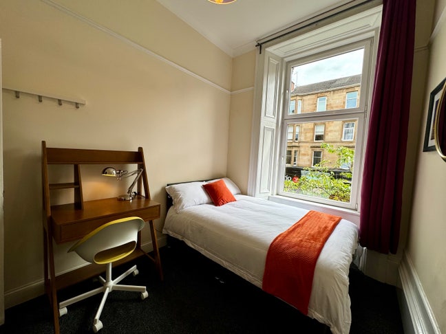 Double room Botanic  Gardens -bills included  Main Photo