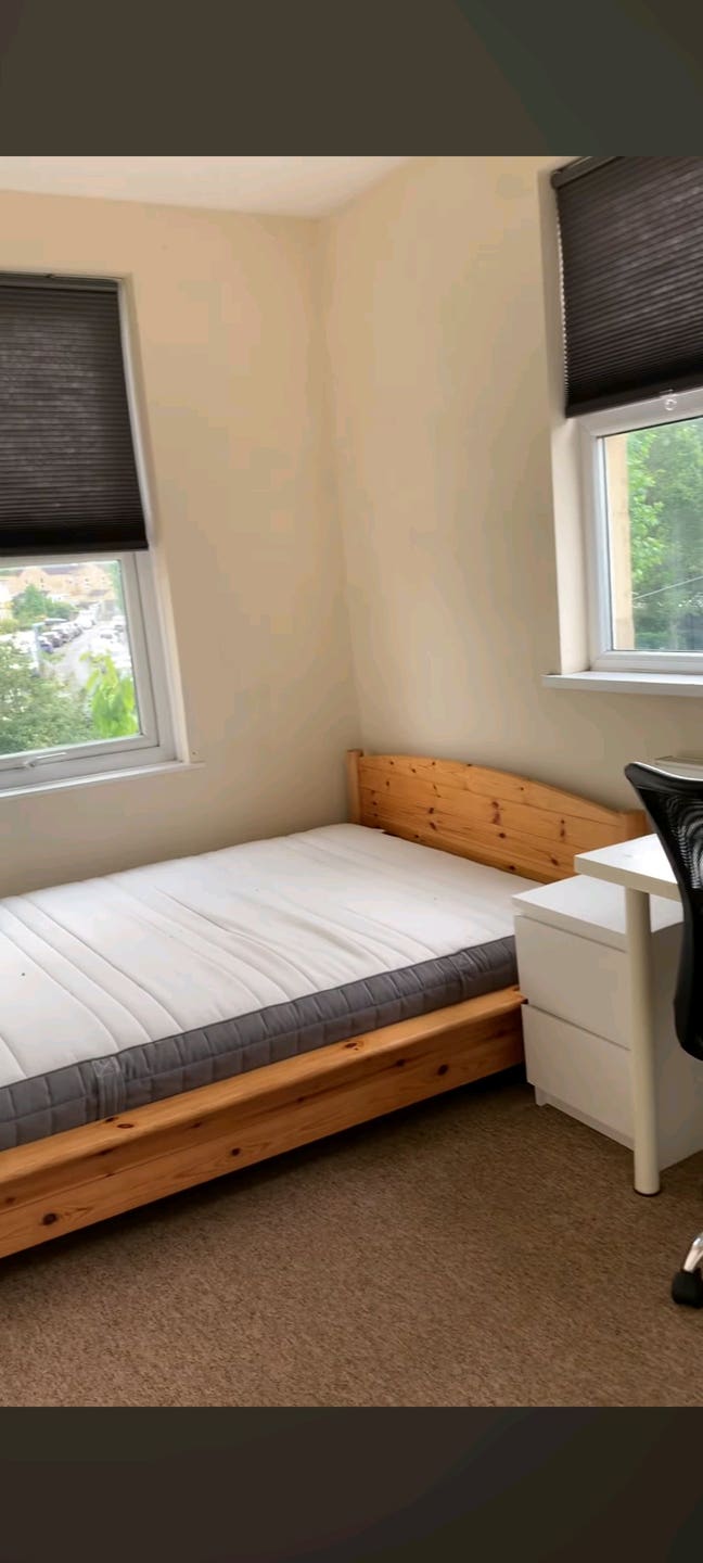 Double room available in Oldfield park Main Photo