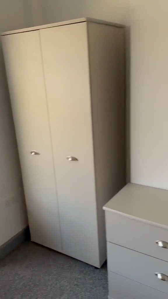 1 Double Bedroom EnSuite Main Photo