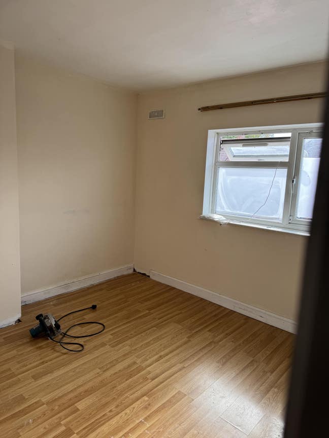 Rooms available for working people and students  Main Photo