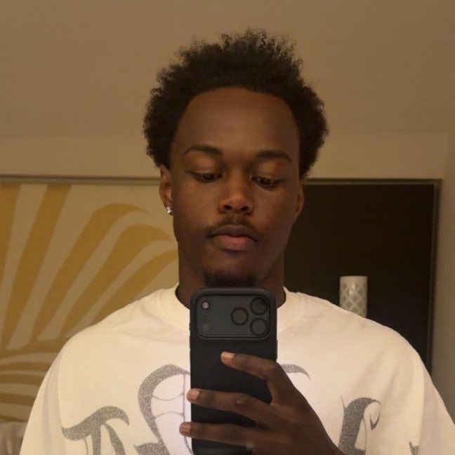 Looking for a  Flat /  1-2 Flatmates Main Photo