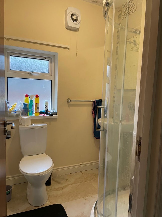Double Room available- 5 min Walk from Queen’s Uni Main Photo