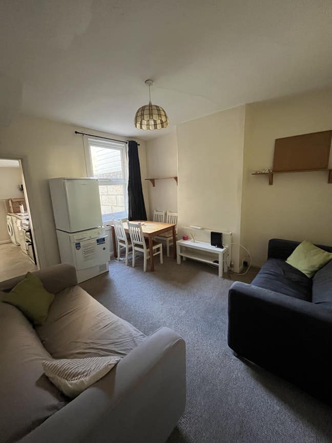Room available in Oldfield Park Main Photo