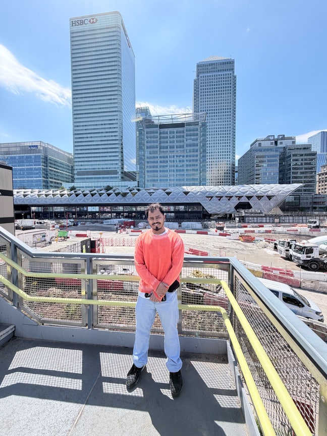 Working MBA student seeking furnished double room Main Photo