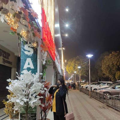 Couple seeks double room or any shared room  Main Photo