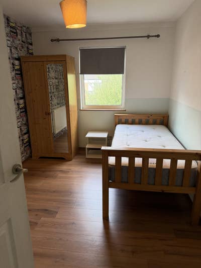 Spacious Single Room short term Main Photo