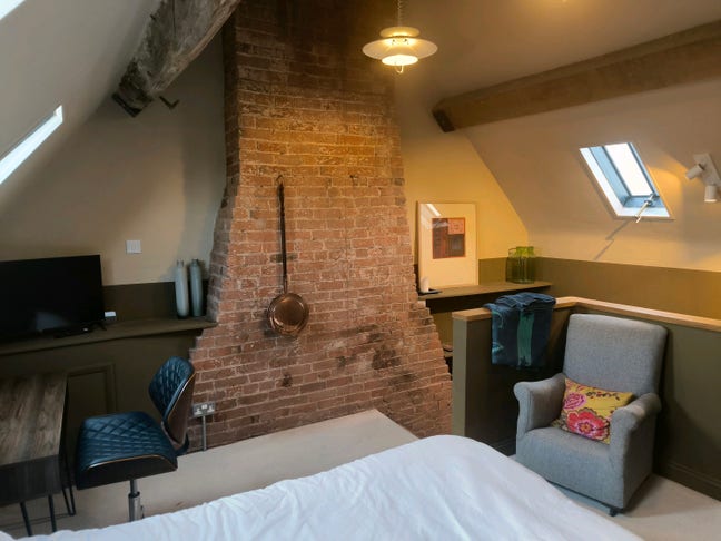 Beautiful Rural Ensuite Double Room – The Hay Loft Main Photo