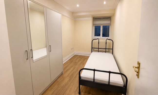 Bedroom Available – Great Location! ✨ Main Photo