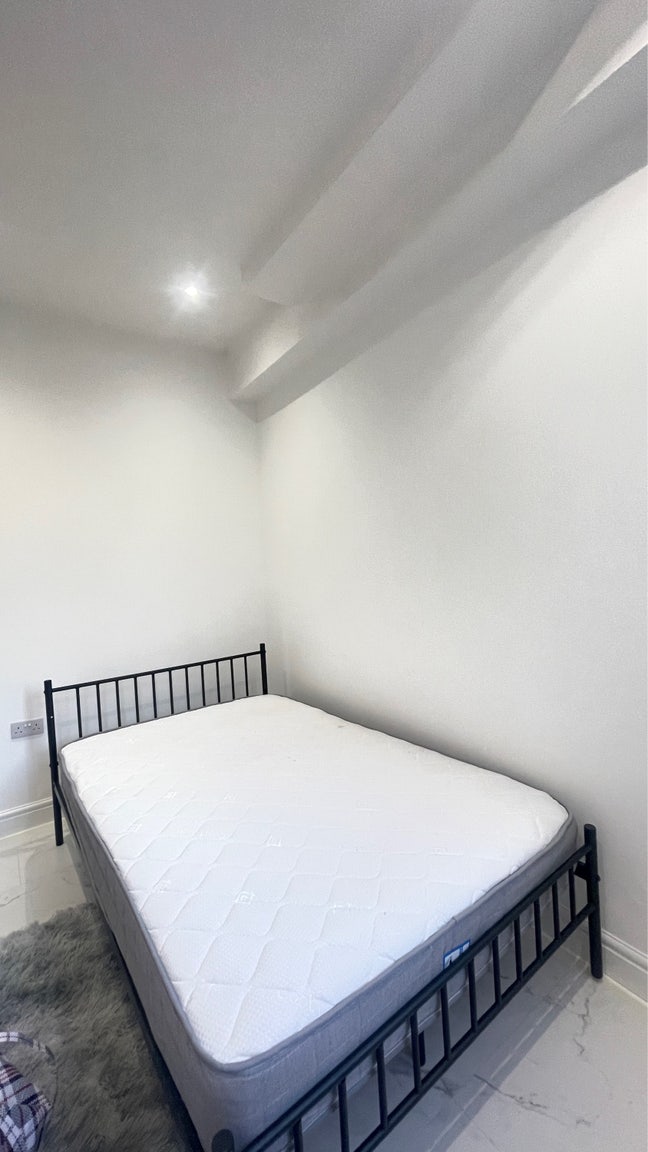 Double room available Plumstead se18 all bills 750 Main Photo