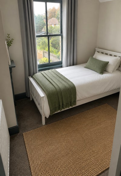 Elegant single room in IP1 Main Photo