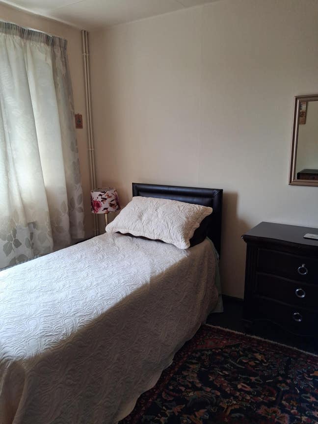 Mon-Fri room or all week room &pound;115 or &pound;160 Main Photo