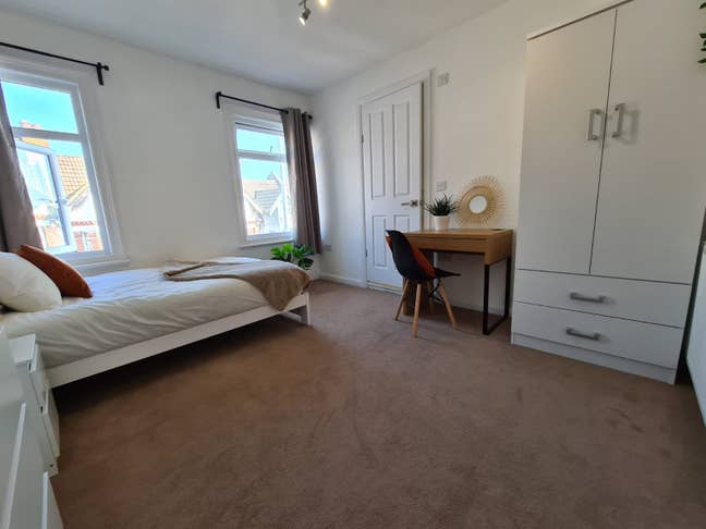  Refurbished Friendly House Black Bull Rd (Room 5) Main Photo