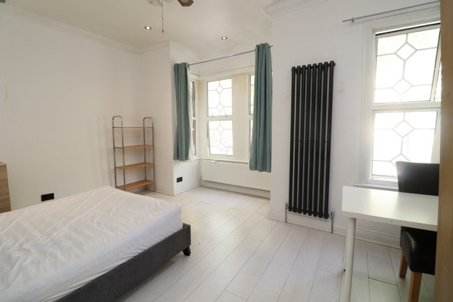 Great Home, Great Price | Rooms Available E6 🔥! Main Photo