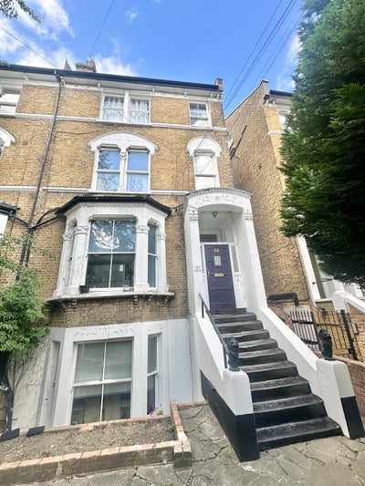 Cosy Studio in Brixton (Council tax & Water inc) Main Photo