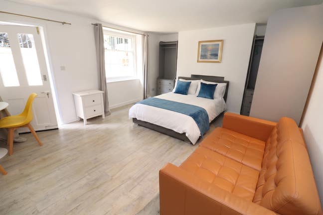 ⚡400 Sq Ft Studio with Private Garden!⚡ Main Photo