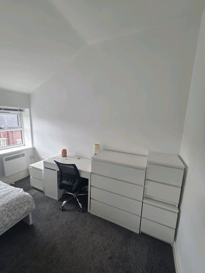 Peaceful Double Room – Clean, Calm Home (Veg/Vegan Main Photo