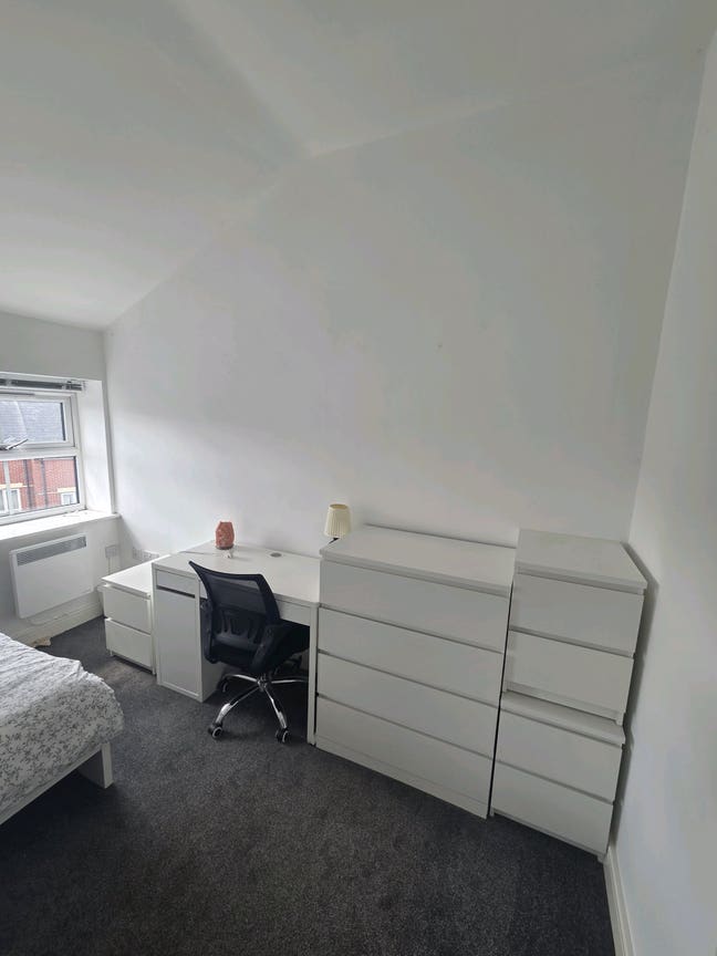 Peaceful Double Room – Clean, Calm Home (Veg/Vegan Main Photo