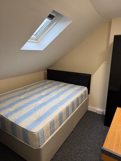 Double room with all bills included  Main Photo