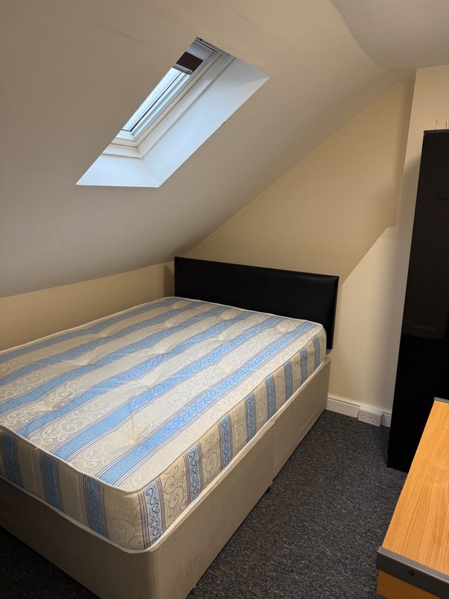 Double room with all bills included  Main Photo