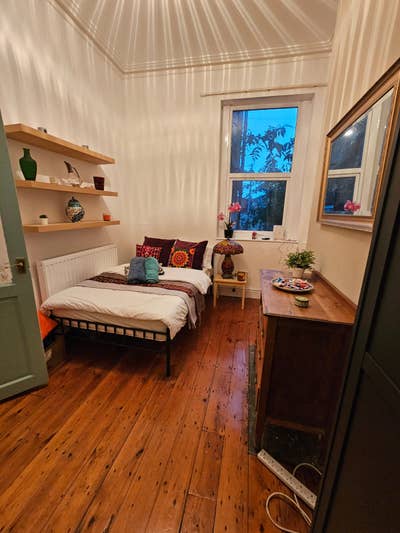READY TO RENT  double  Room in shared house  -  43C Main Photo