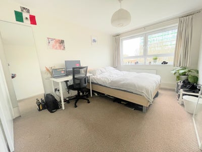Bright Double Room | All Bills Included | N1 Main Photo