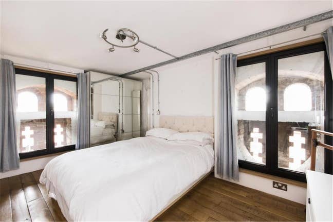 2-Bed, 2-Bath Apartment – The Granary, Bristol BS1 Main Photo