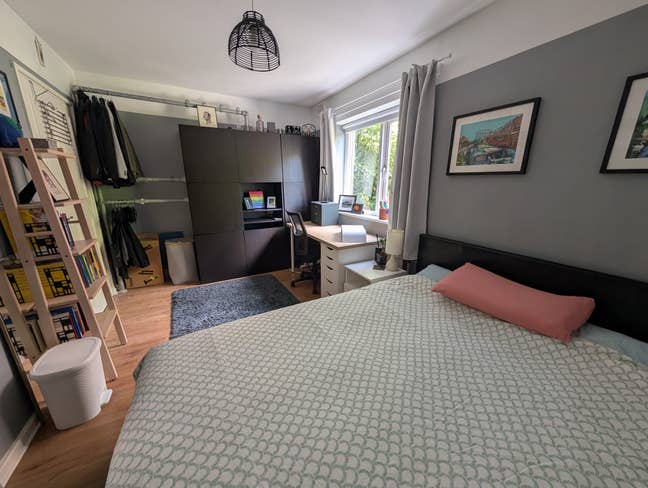 Seeking a housemate with good energy for a home Main Photo