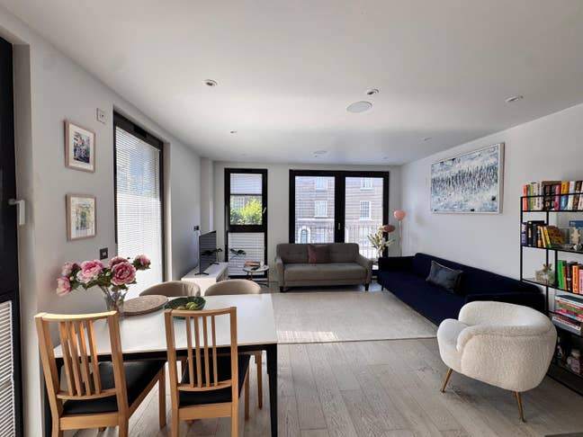 2 bed flat to rent in Kentish Town NW5  Main Photo